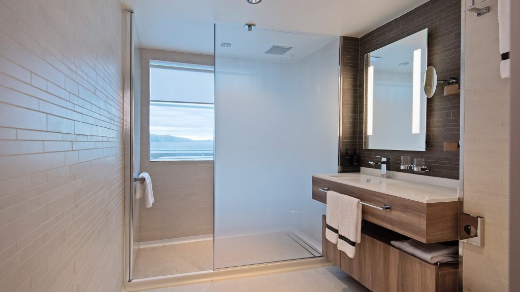 Corner Suite wbalcony 3